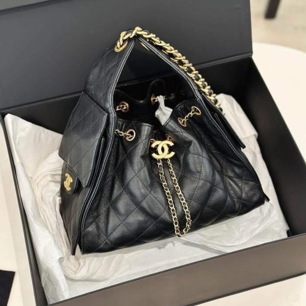 CHANEL 25 SMALL HANDBAG Grained Calfskin & Gold-Tone Metal Black